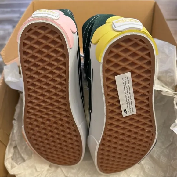 Vans Sk8 hi stackform - platform OSF / 7.5 BRAND NEW IN BOX (Green with flowers)