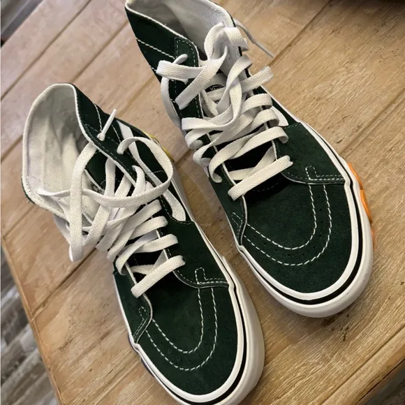 Vans Sk8 hi stackform - platform OSF / 7.5 BRAND NEW IN BOX (Green with flowers)