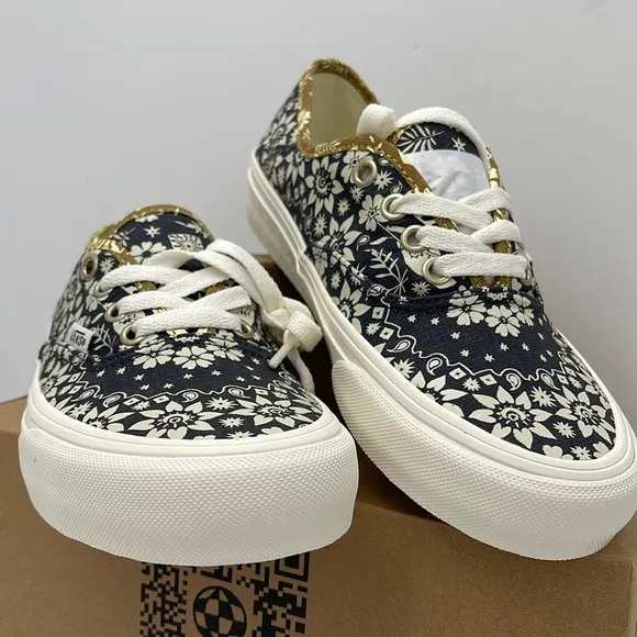 Vans WMNS Floral Black White Sneakers Authentic Vr3Trippy Floral Asphalt/Mar
