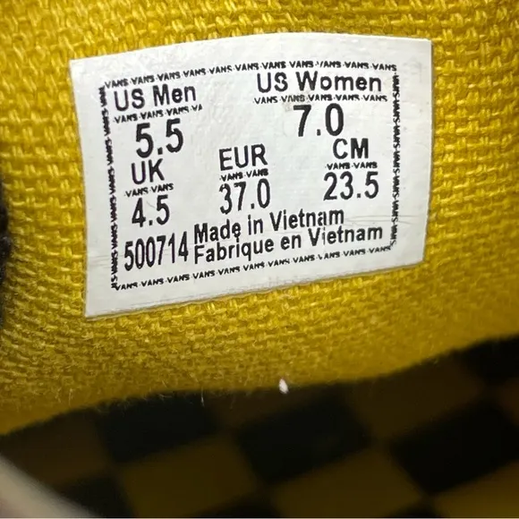 Vans x Harry Potter Hufflepuff Classic Slip On Shoes size 7