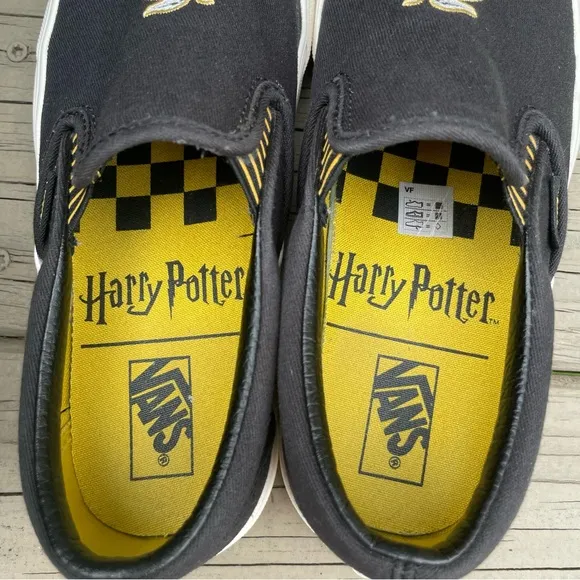 Vans x Harry Potter Hufflepuff Classic Slip On Shoes size 7