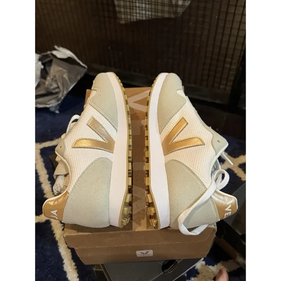 Veja Sdu Alveomesh Sneaker White Stone Size Euro 42 US 9 Mens 11 Women's