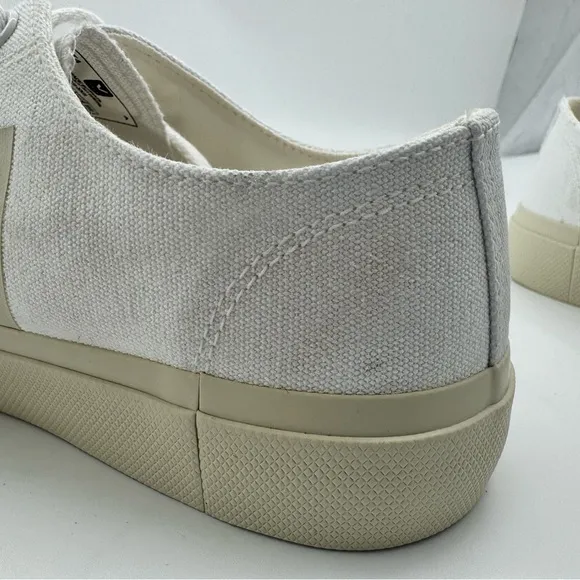 Veja Wata II Low Canvas Sneakers Women’s size 7