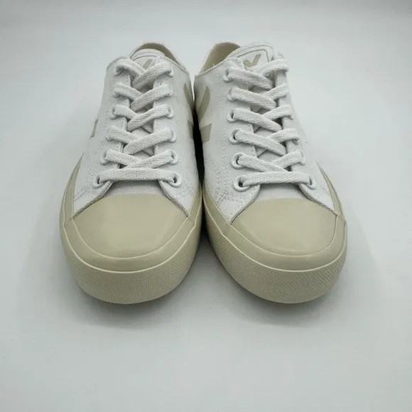 Veja Wata II Low Canvas Sneakers Women’s size 7