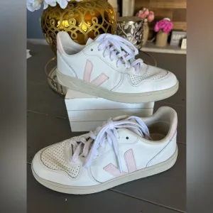Veja Women's White and Pink Sneakers Size 6