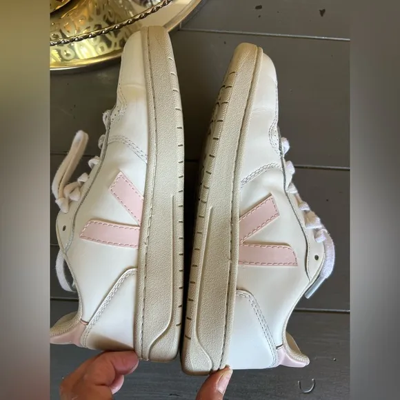 Veja Women's White and Pink Sneakers Size 6