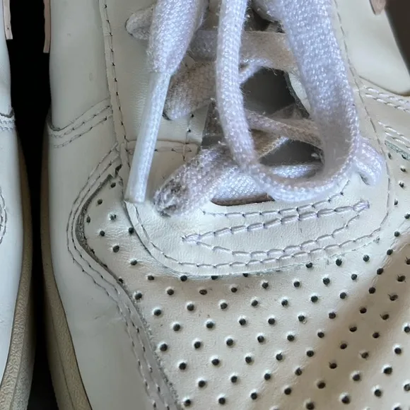 Veja Women's White and Pink Sneakers Size 6