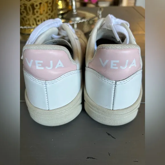 Veja Women's White and Pink Sneakers Size 6