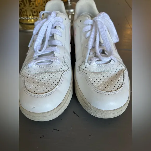 Veja Women's White and Pink Sneakers Size 6
