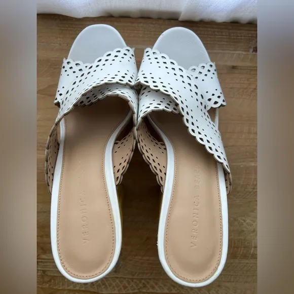 Veronica Beard Gaynor Platform Leather Sandals in White Size 8