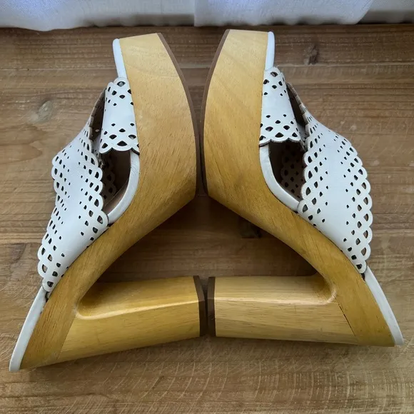 Veronica Beard Gaynor Platform Leather Sandals in White Size 8