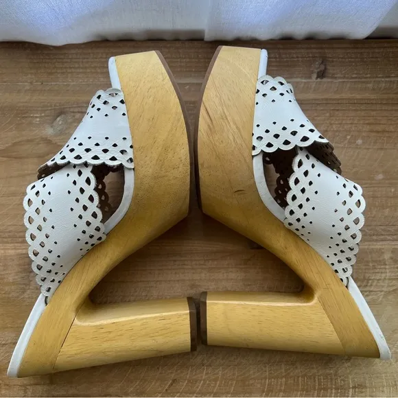 Veronica Beard Gaynor Platform Leather Sandals in White Size 8