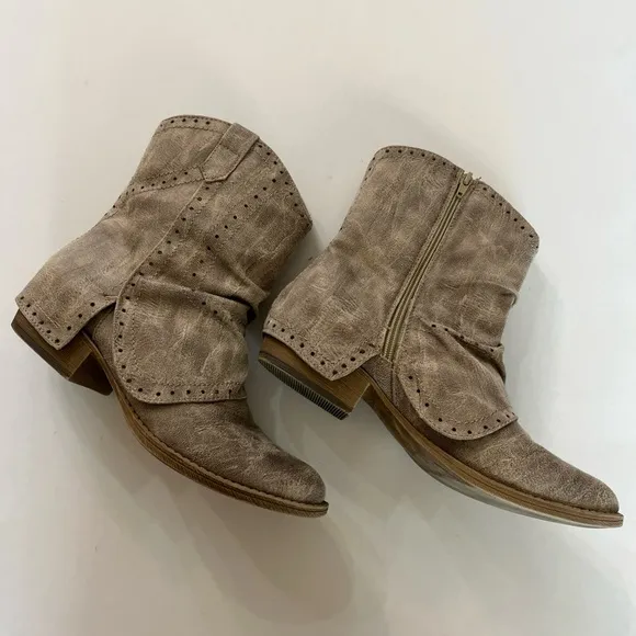Very  G B Don 2 Women's Boot Size 8.5