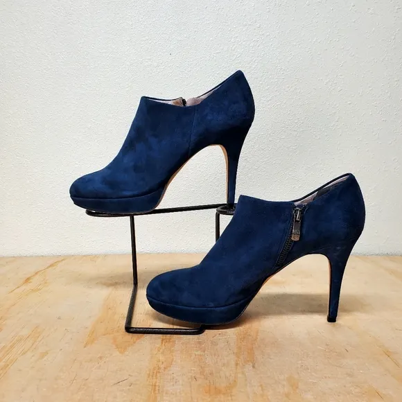 Vince Camuto Blue Elvin Platform Suede Heels Size 8.5