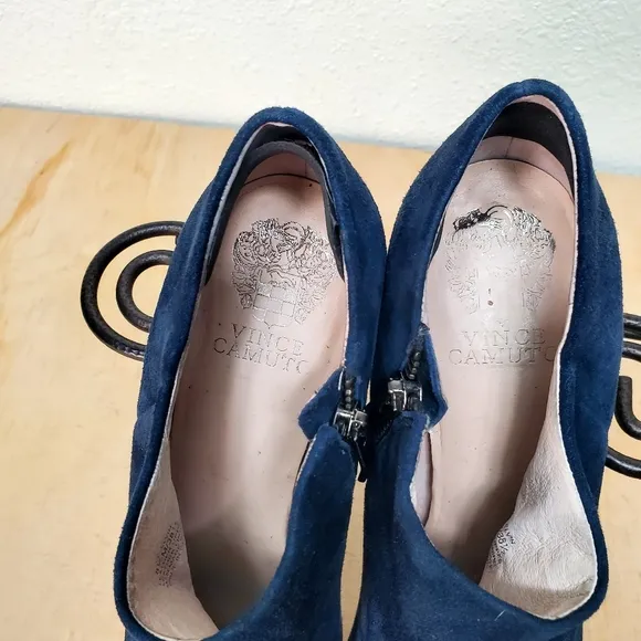 Vince Camuto Blue Elvin Platform Suede Heels Size 8.5