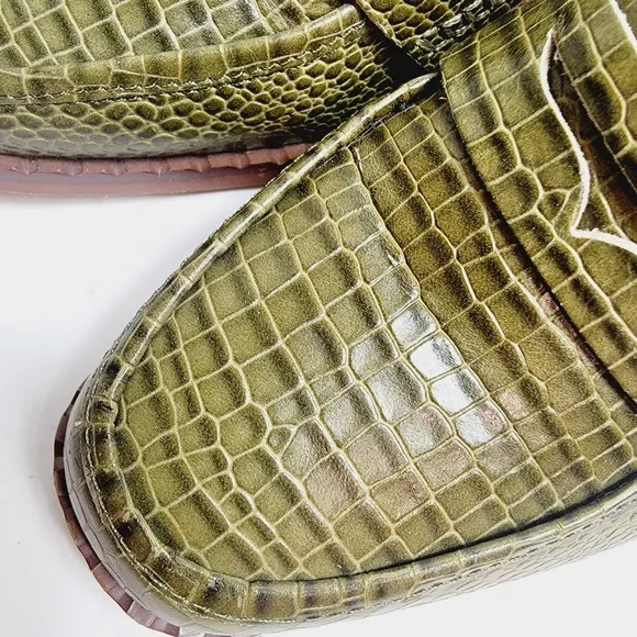 Vince Camuto Carigina Grren Croc Embossed Chunky Heel 90s Inspo Loafer Size 9.5