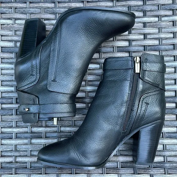 VINCE CAMUTO Faythe Black Pebbled Leather Layered Ankle Booties