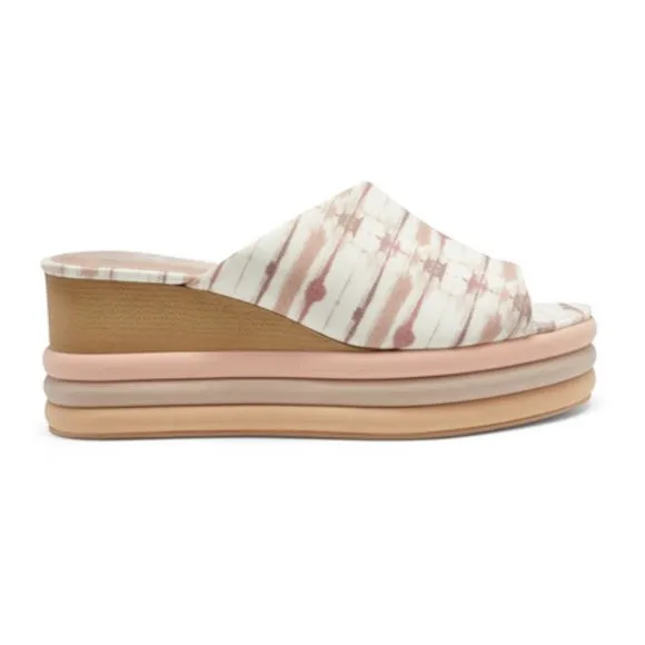 VINCE CAMUTO Slip On Wedge Sandals