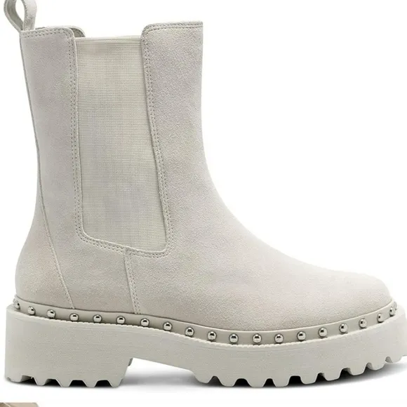 VINCE CAMUTO Women's Cream Suede Lug Ankle Boots Size 7.5