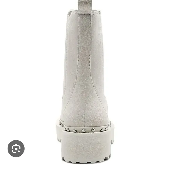 VINCE CAMUTO Women's Cream Suede Lug Ankle Boots Size 7.5