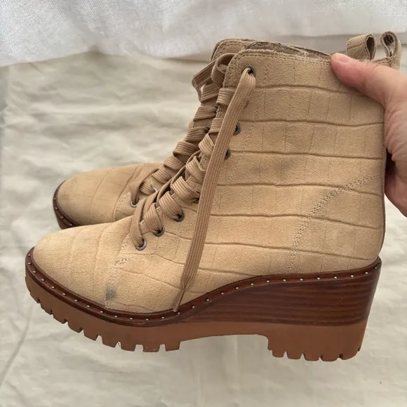 Vince Camuto Women's Debsen Lug Sole Wedge Booties Sz 6.5