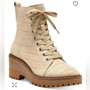 Vince Camuto Women's Debsen Lug Sole Wedge Booties Sz 6.5