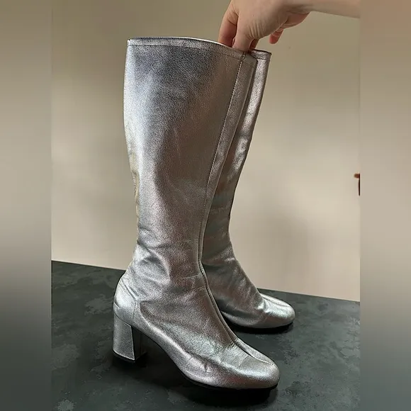 Vintage 1960s Battani Silver Gogo Boots