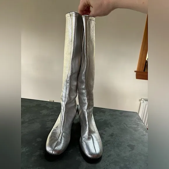 Vintage 1960s Battani Silver Gogo Boots