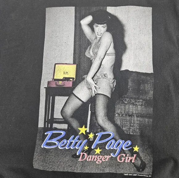 Vintage 2001 Betty Page Danger girl Delta tshirt size 2XL