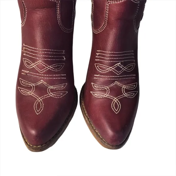Vintage 80’s Zodiac Western Stitch Heeled Boots Sz 6 1/2