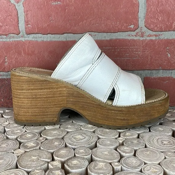 Vintage 90’s Y2K Arizona Jeans White Leather Chunky Lug Heel Platform Sandals 8