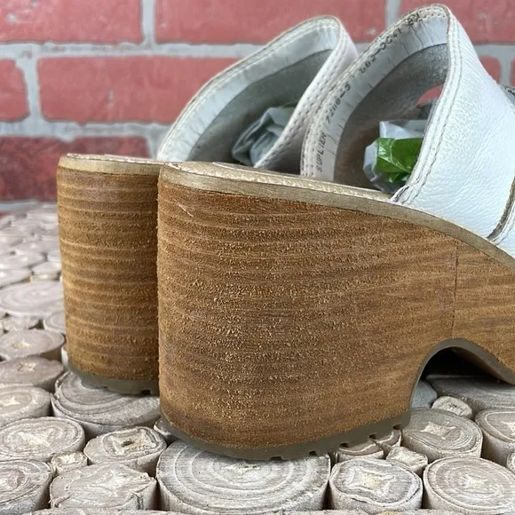 Vintage 90’s Y2K Arizona Jeans White Leather Chunky Lug Heel Platform Sandals 8