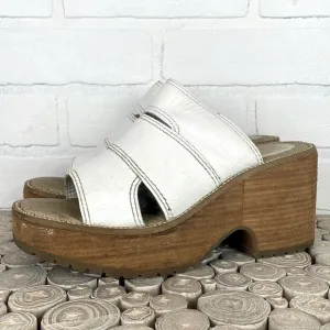 Vintage 90’s Y2K Arizona Jeans White Leather Chunky Lug Heel Platform Sandals 8