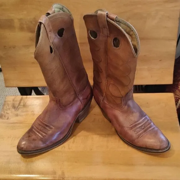 Vintage Acme western brown boots size 10