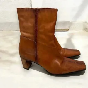 Vintage Aldo made in Poland leather cognac booties y2k glam western  39