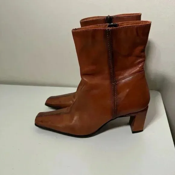 Vintage Aldo made in Poland leather cognac booties y2k glam western  39
