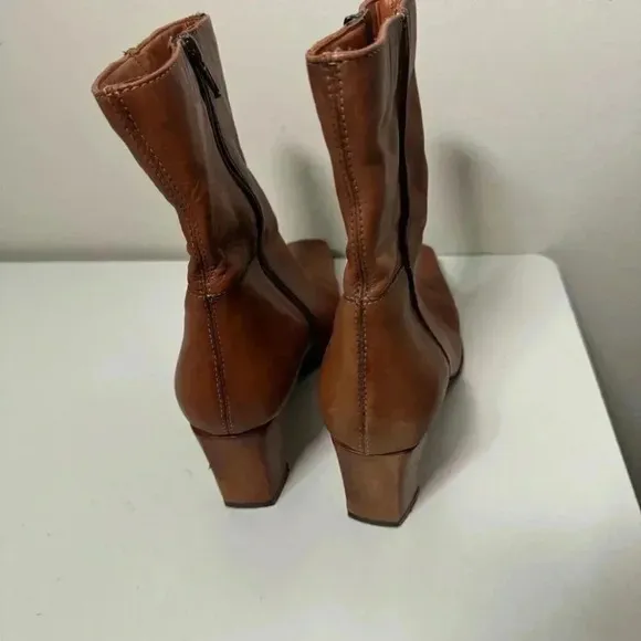 Vintage Aldo made in Poland leather cognac booties y2k glam western  39