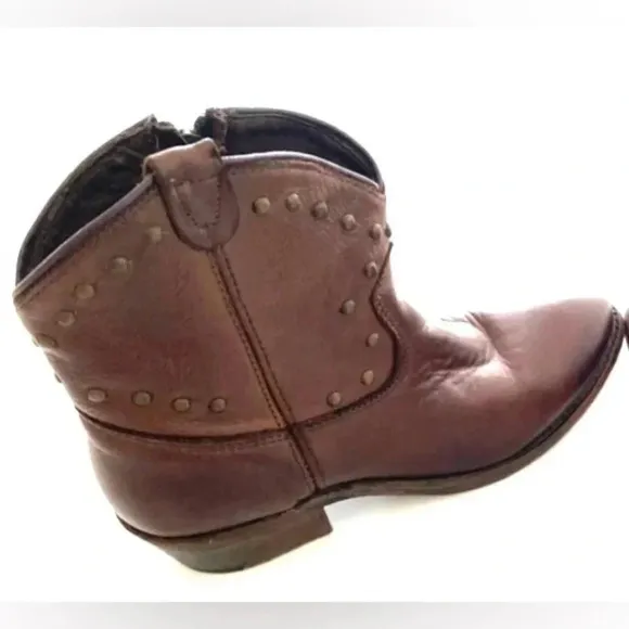 Vintage Brand Brown Leather Western Boots 2” Heels Studs &amp; Zippers EUC Women’s 7