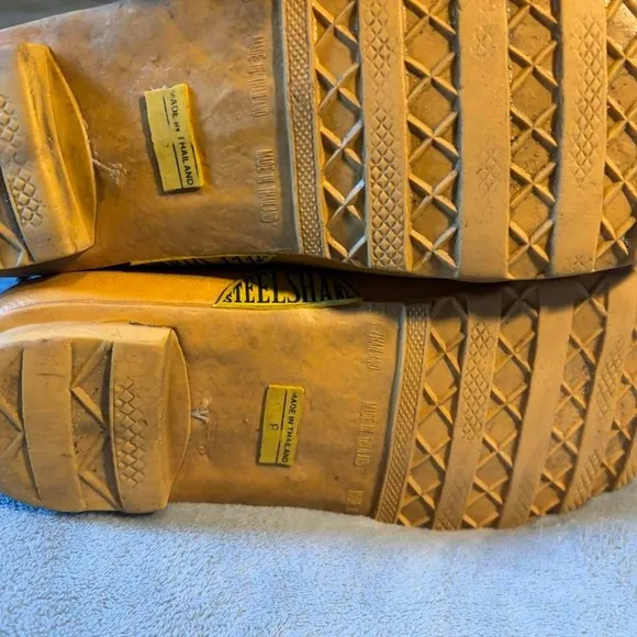 Vintage Brown and red leather duck boots