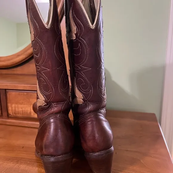Vintage dingo acme 14” brown floral cowgirl boots with tooled tulip overlay