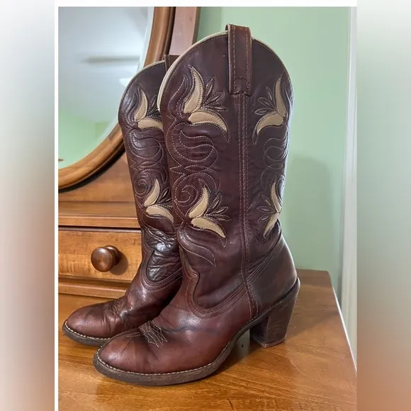 Vintage dingo acme 14” brown floral cowgirl boots with tooled tulip overlay