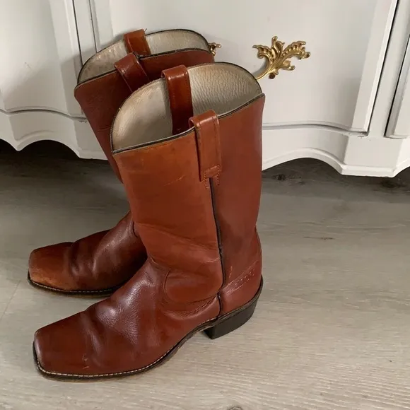 Vintage Dingo leather Boots  9 1/2 EW made in USA brown western cowboy festival