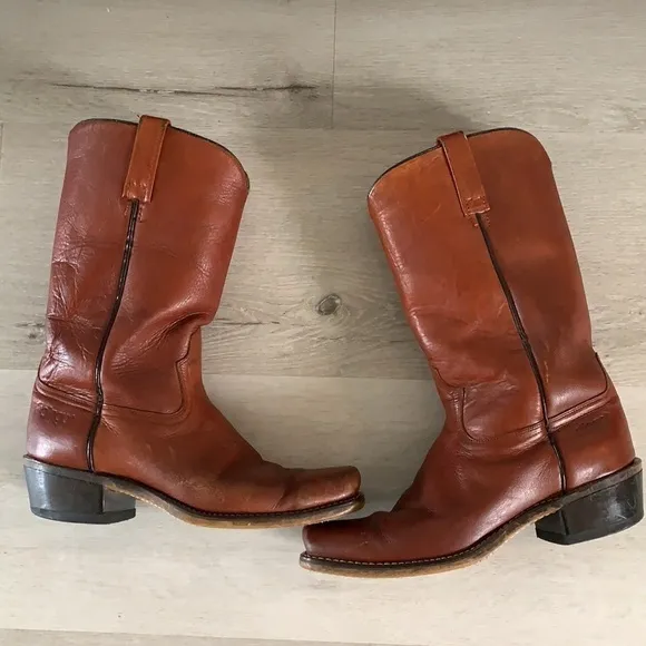 Vintage Dingo leather Boots  9 1/2 EW made in USA brown western cowboy festival