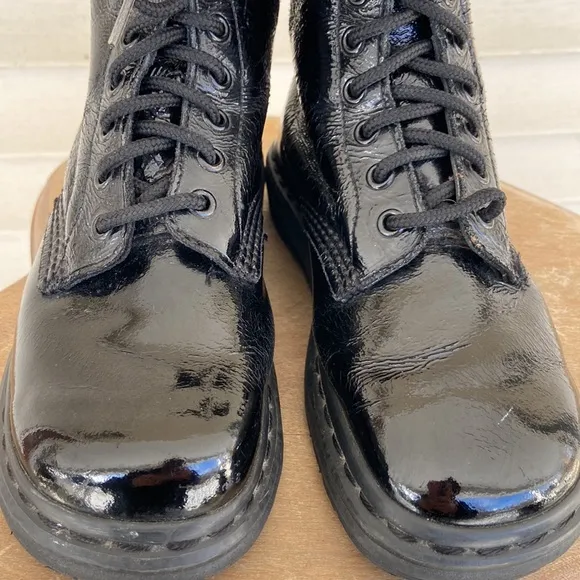 Vintage Dr. Martens Crinkle Patent Leather Boots Made in England Women's Size 5