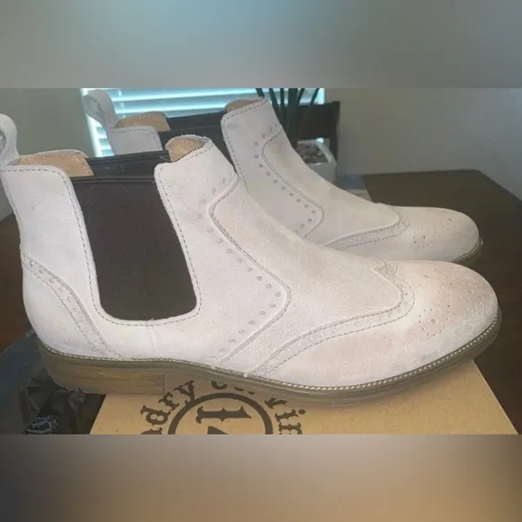 Vintage foundry Chelsea boots size 10.5