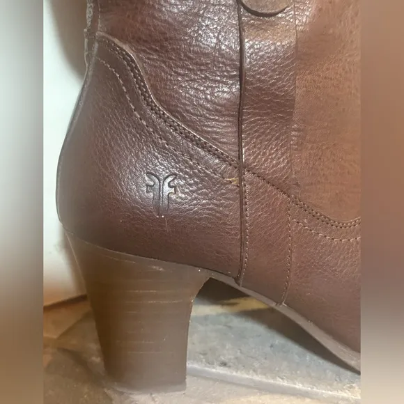 Vintage FRYE Women's Fiona O ring heeled brown ZipUp leather boots 7.5 w…