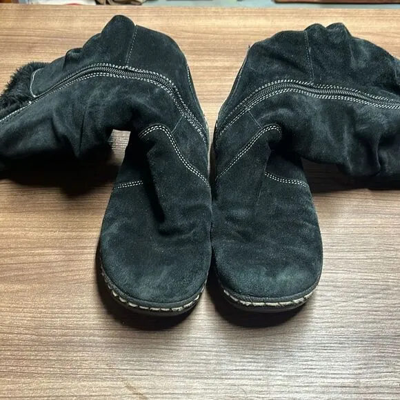 Vintage Fur lined bare traps boots