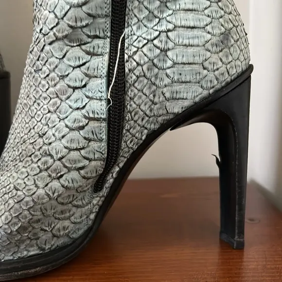 Vintage Gianni Bravo Snake Skin Boots US 7 European 37.5 green/blue