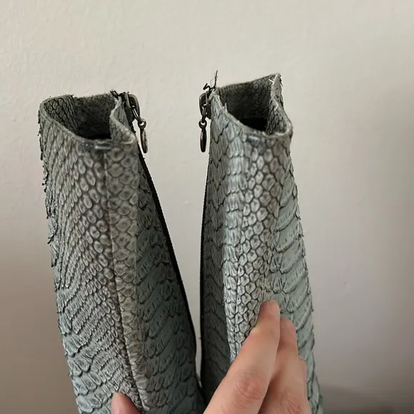 Vintage Gianni Bravo Snake Skin Boots US 7 European 37.5 green/blue