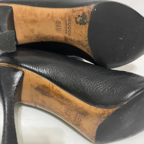 Vintage Gucci black leather pointed toe boots Sz 35 1/2
